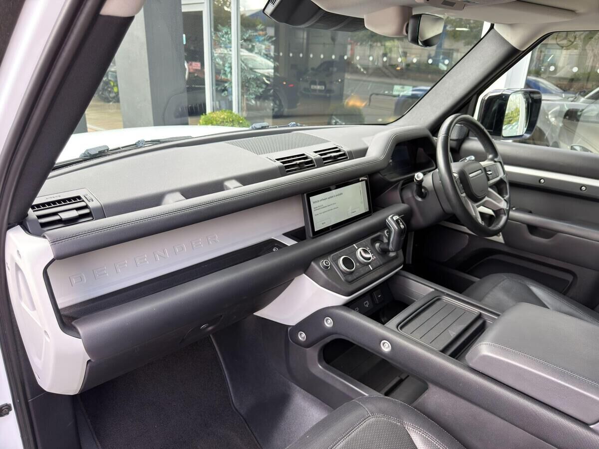 Land Rover Defender 110 Defender 110 Gallery Image