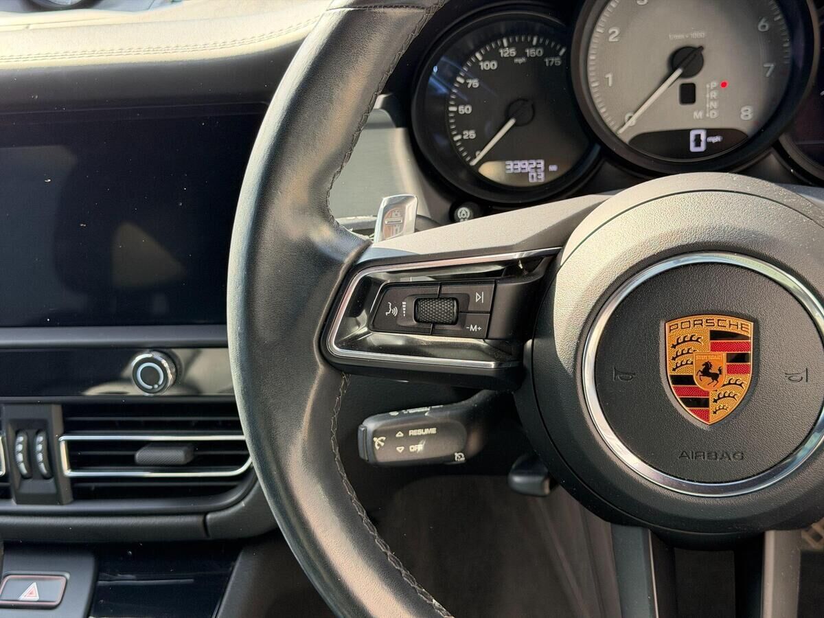 Porsche Macan Macan Gallery Image