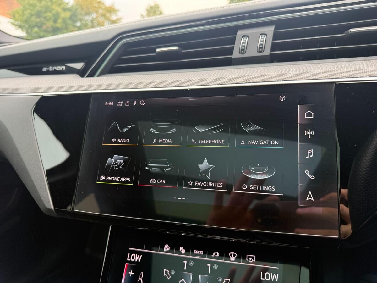 Audi Q8 e-tron Q8 e-tron Gallery Image