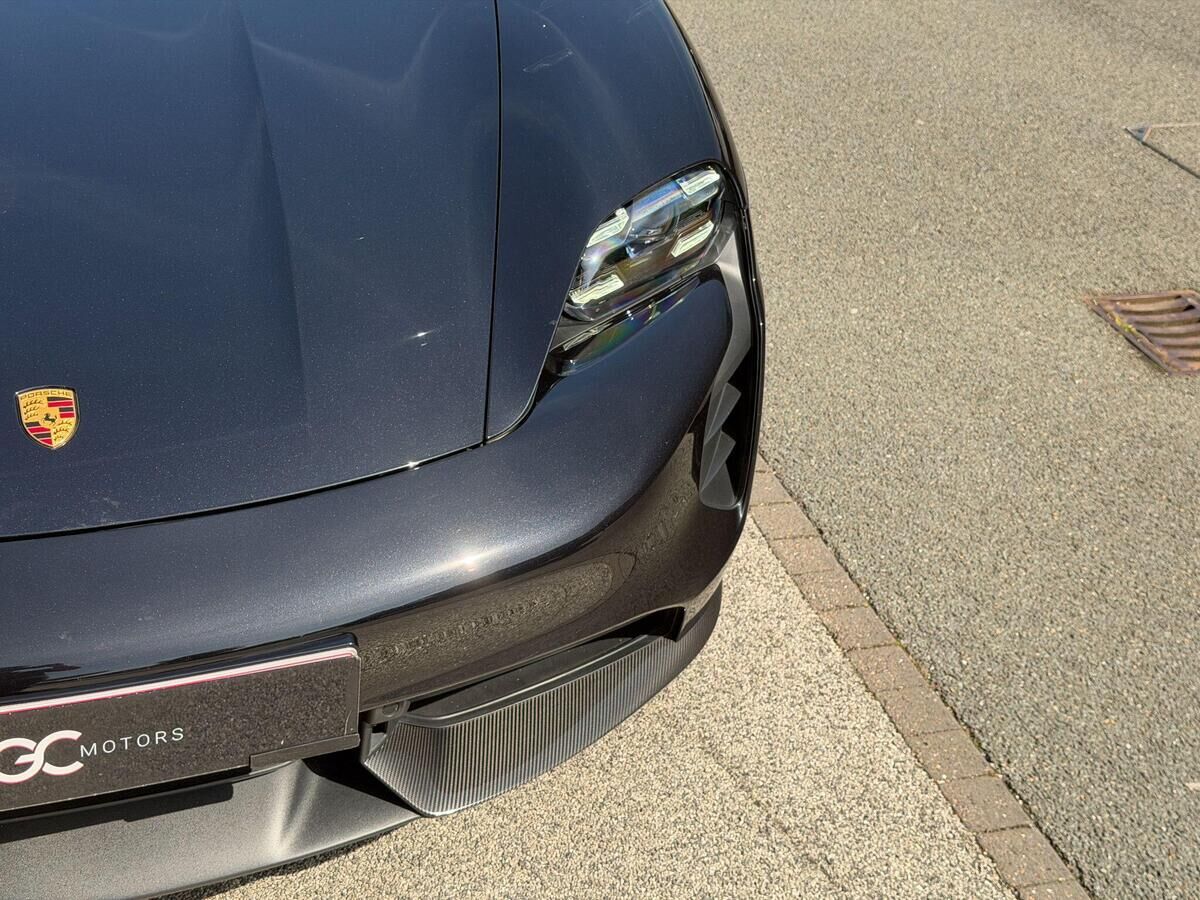 Porsche Taycan Taycan Gallery Image