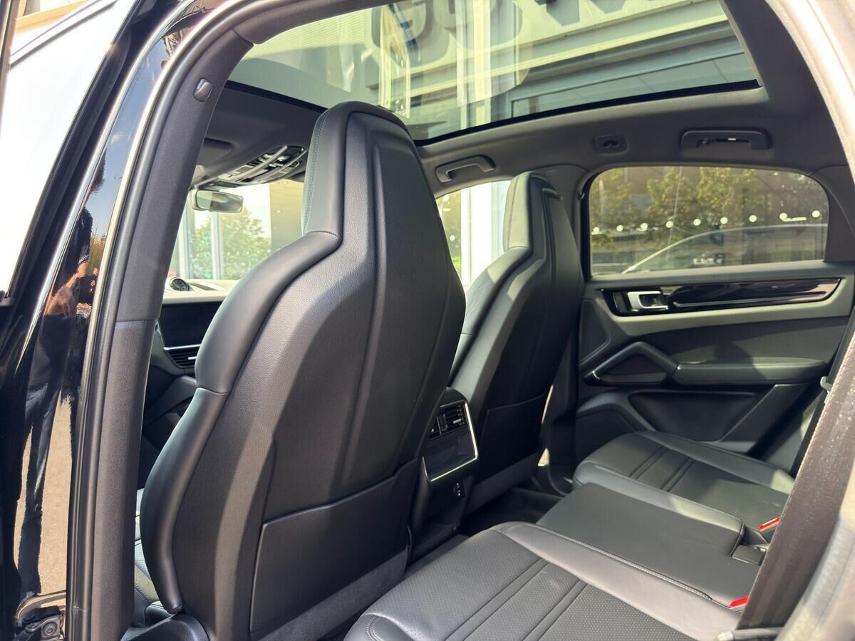 Porsche Cayenne Cayenne Gallery Image