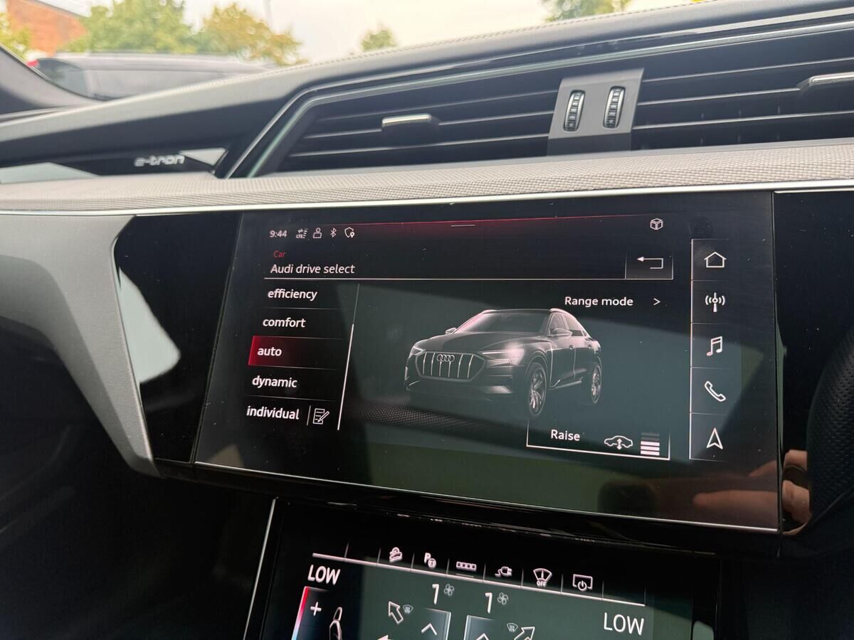 Audi Q8 e-tron Q8 e-tron Gallery Image