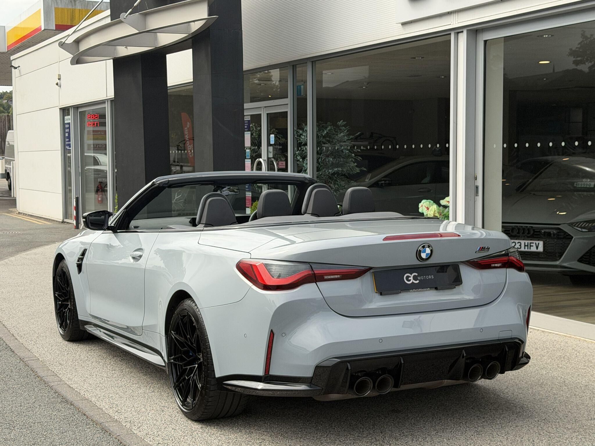BMW M4 M4 Gallery Image