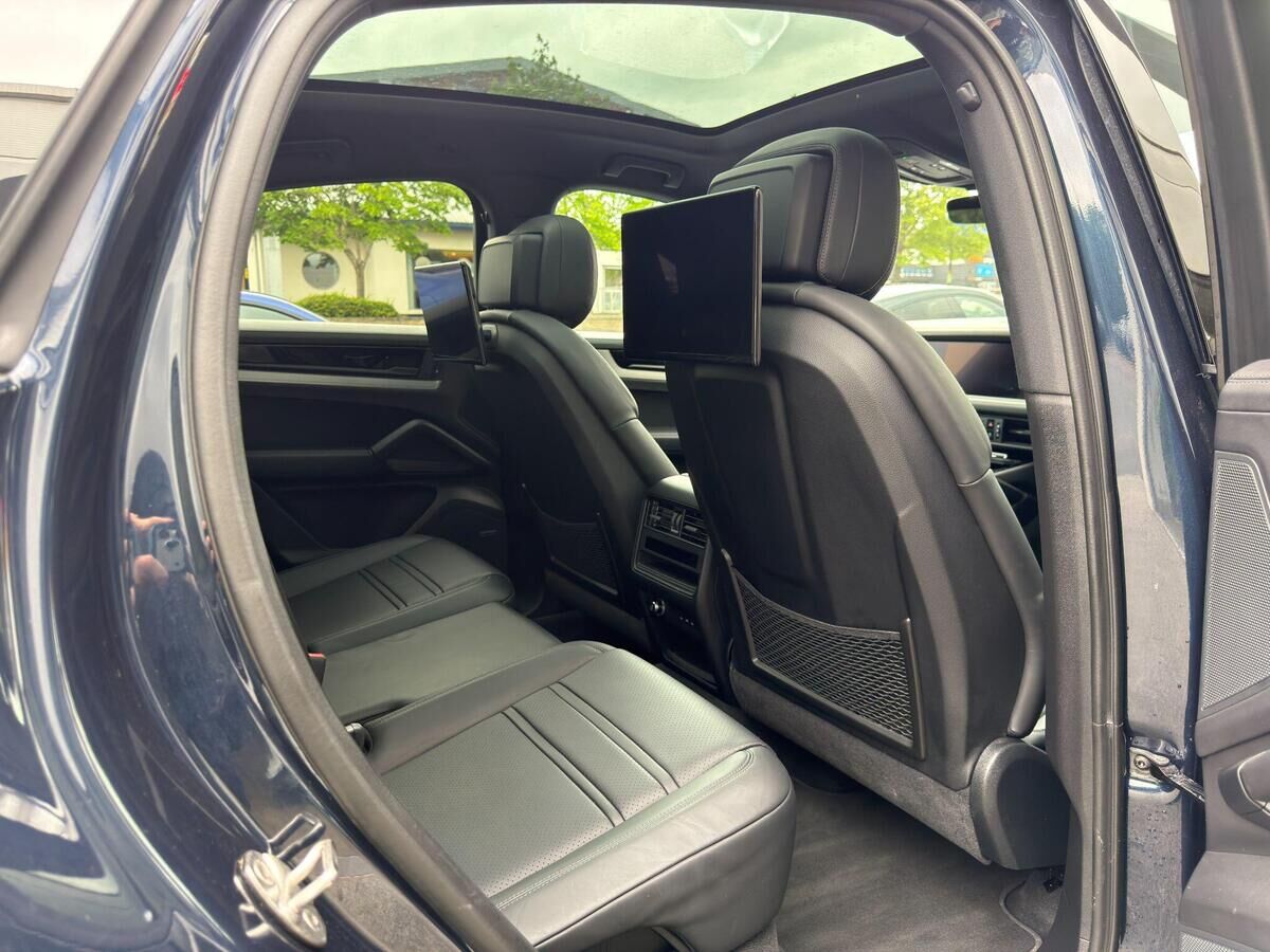 Porsche Cayenne Cayenne Gallery Image
