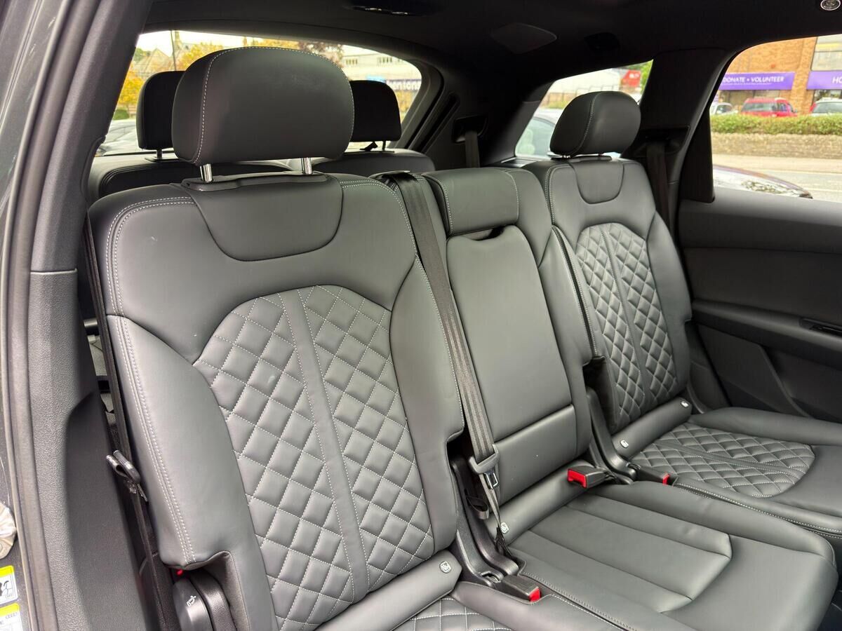 Audi SQ7 SQ7 Gallery Image