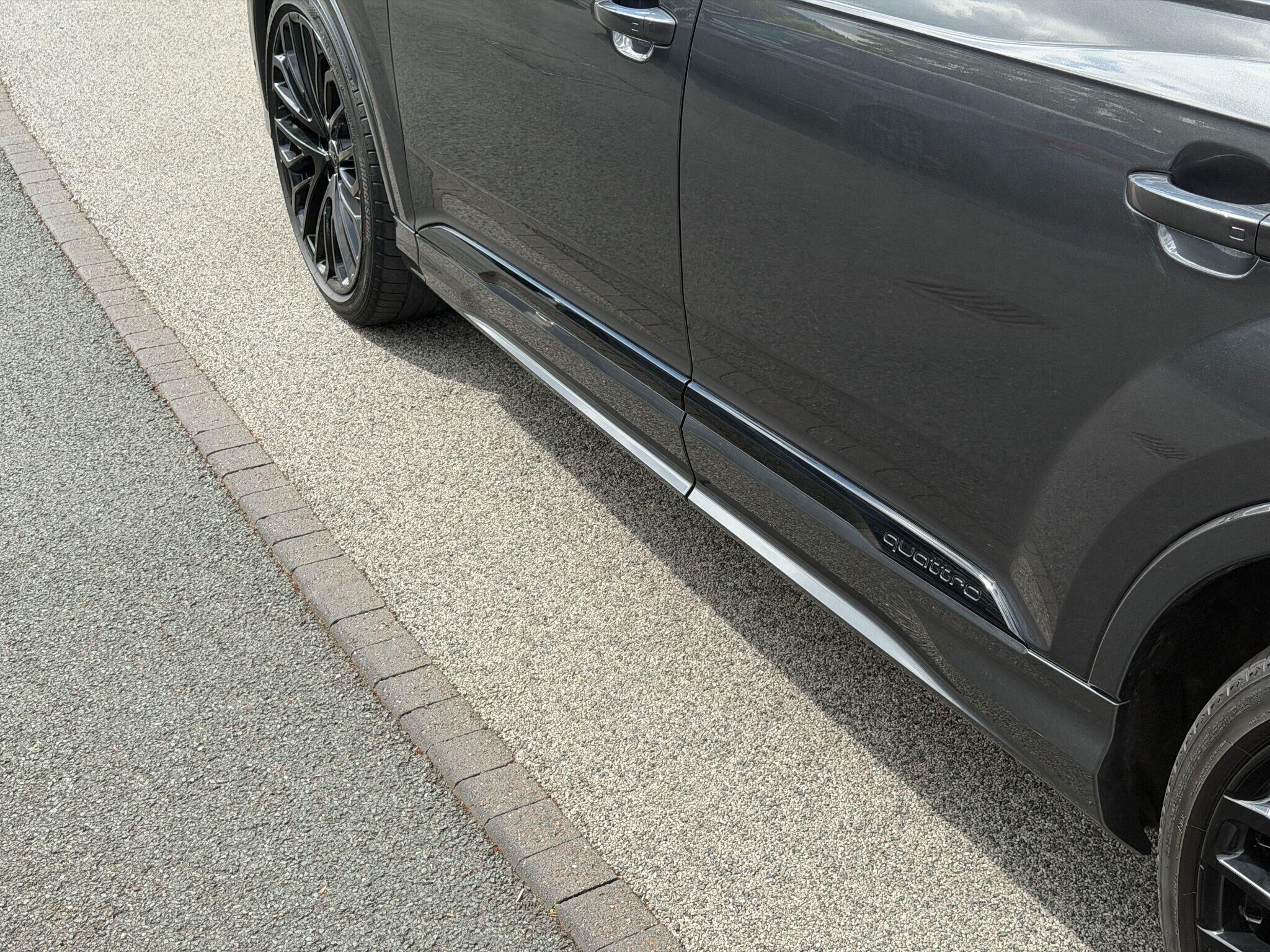 Audi SQ7 SQ7 Gallery Image