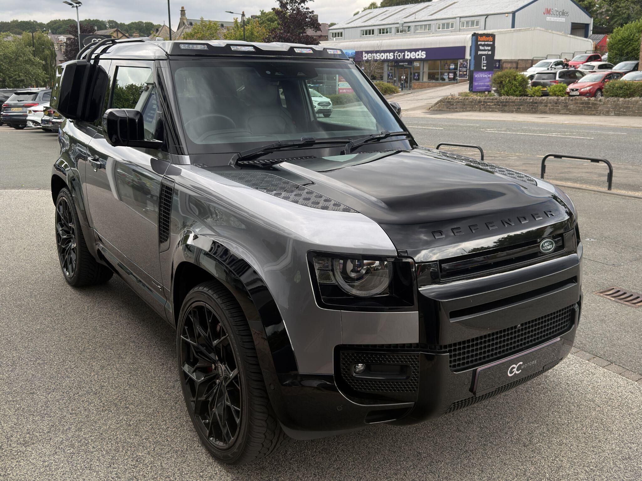 Land Rover Defender 90 Defender 90 Gallery Image