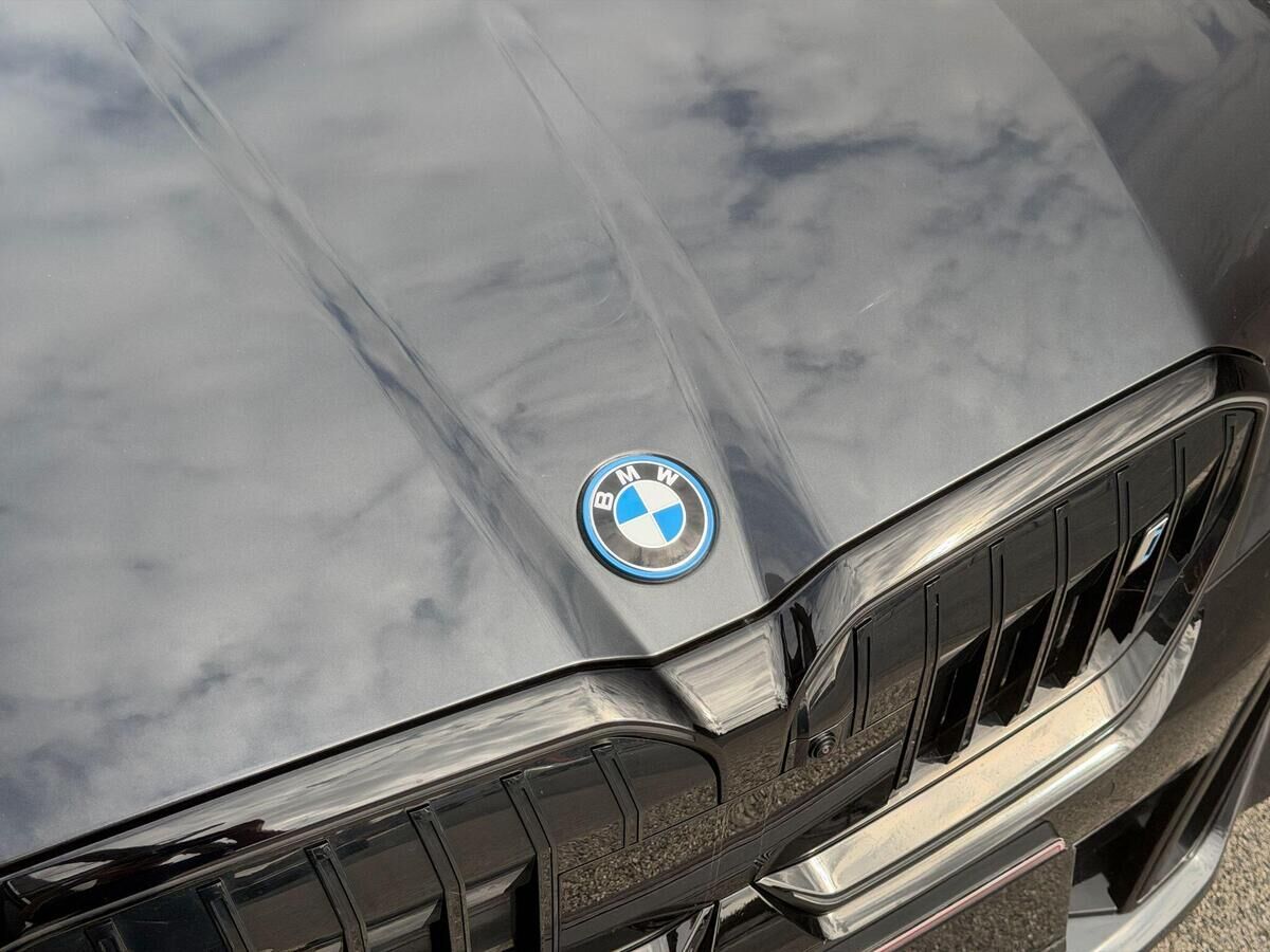 BMW i5 i5 Gallery Image