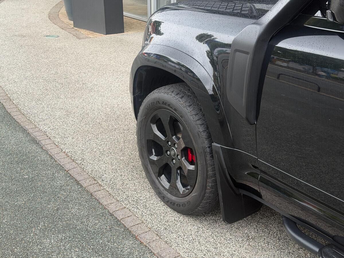 Land Rover Defender 110 Defender 110 Gallery Image