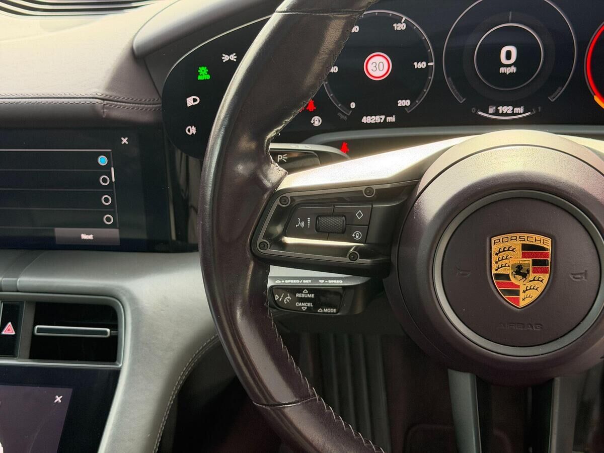 Porsche Taycan Taycan Gallery Image