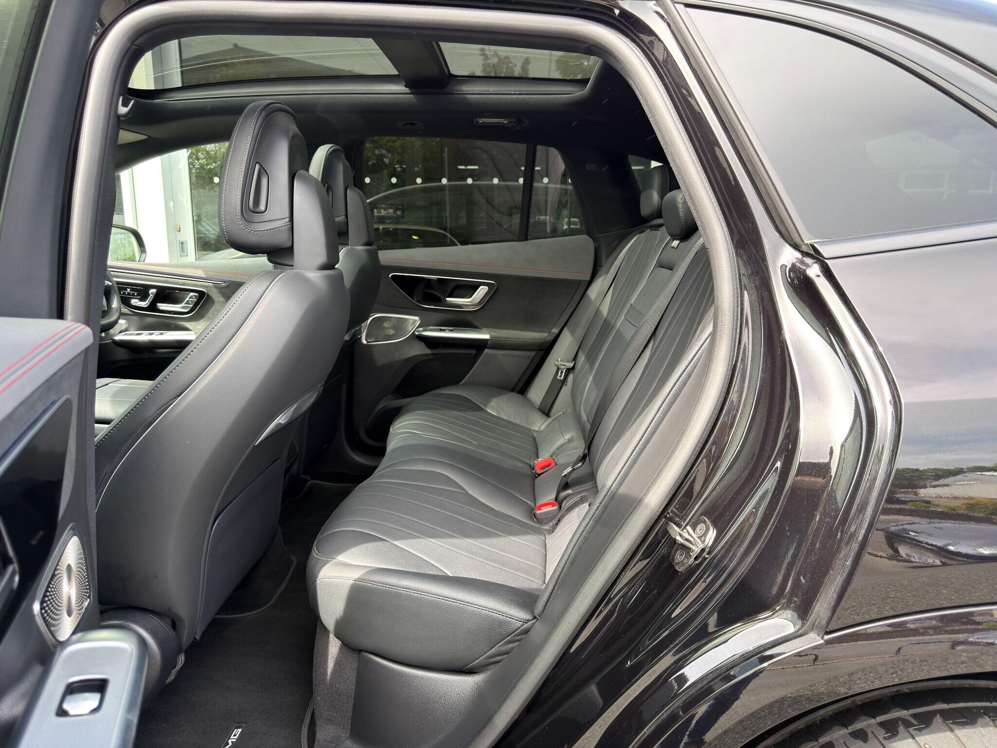 Mercedes-Benz EQE EQE Gallery Image