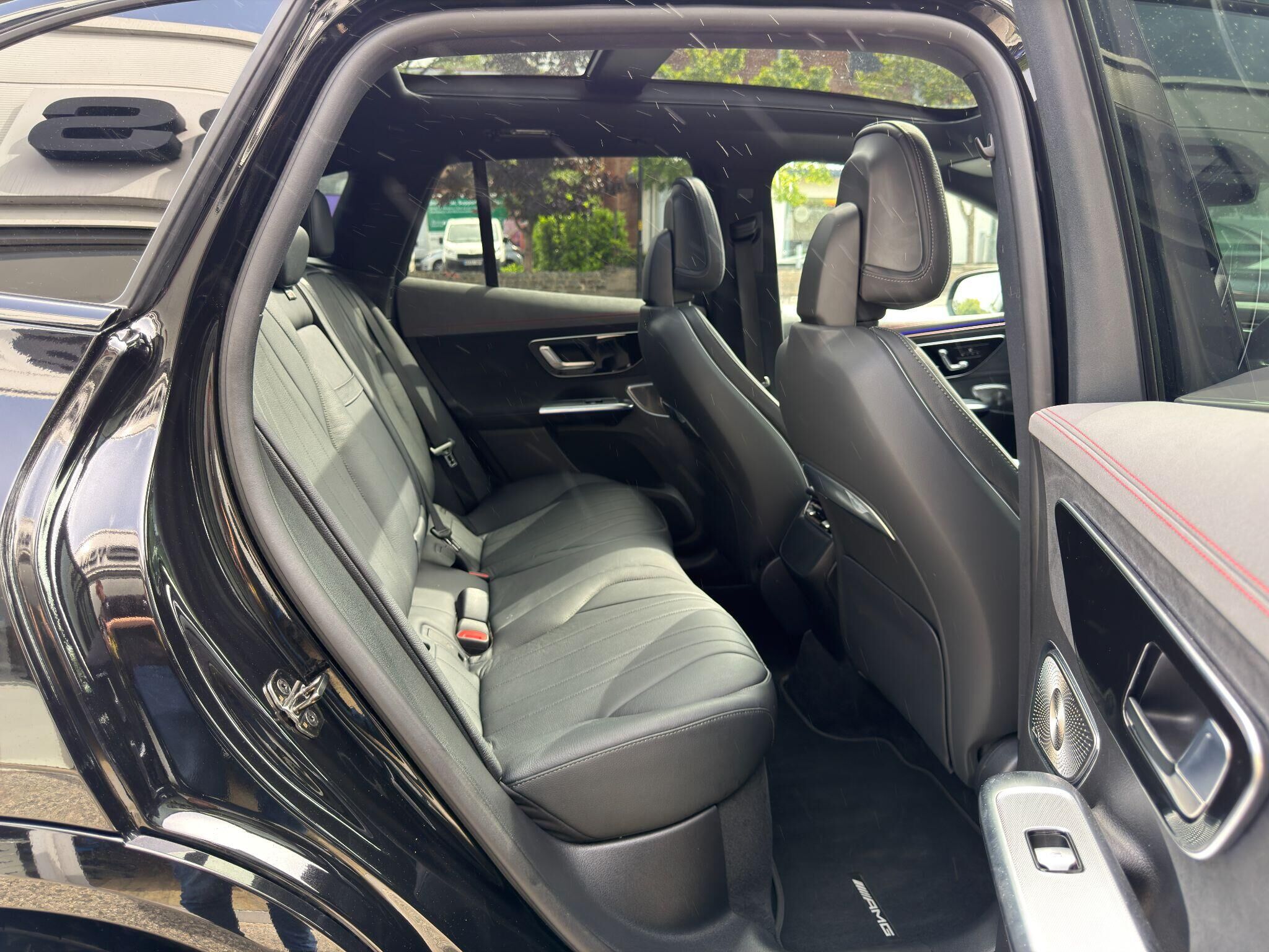 Mercedes-Benz EQE EQE Gallery Image