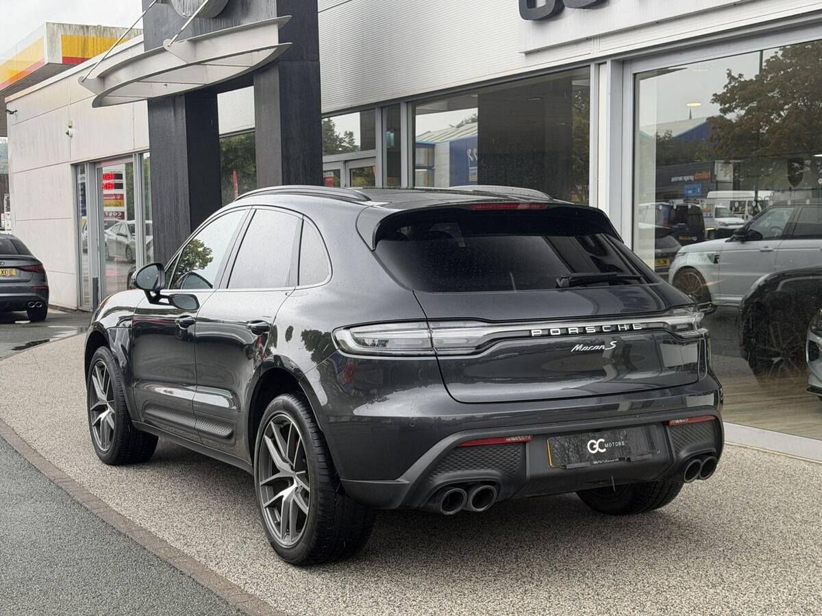 Porsche Macan Macan Gallery Image