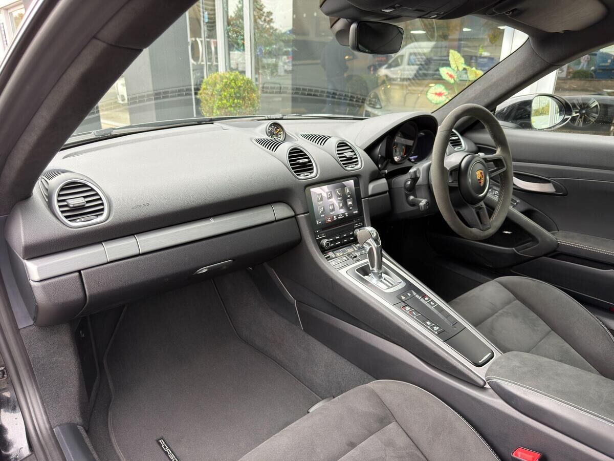 Porsche 718 Cayman 718 Cayman Gallery Image