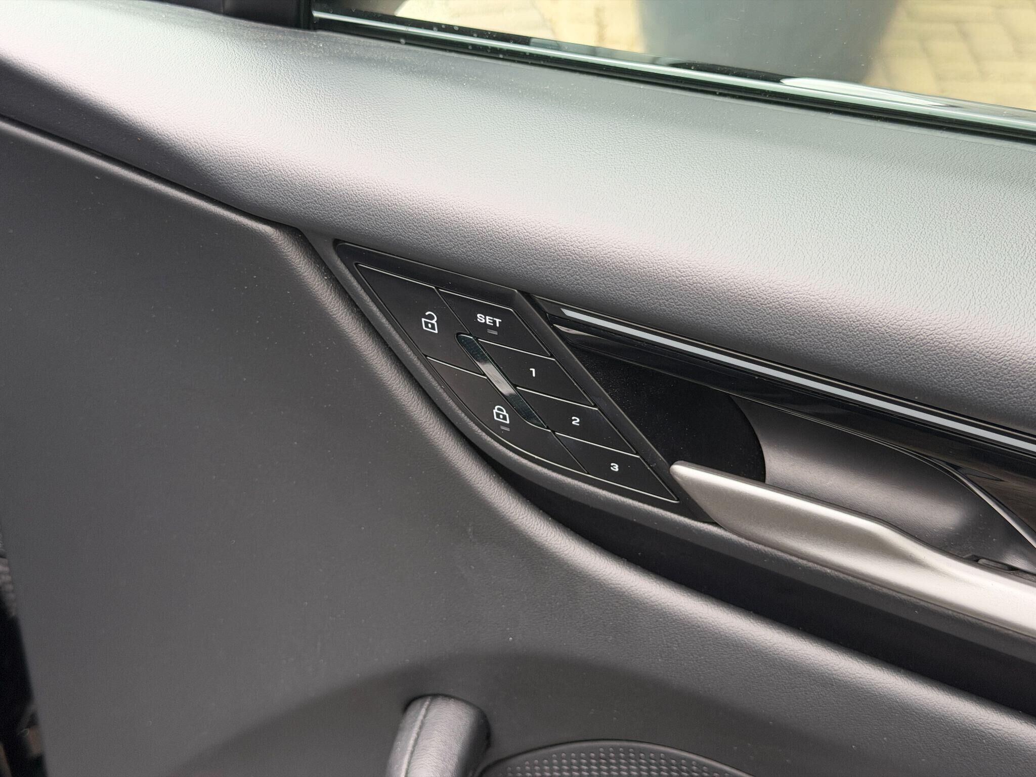 Porsche Macan Macan Gallery Image