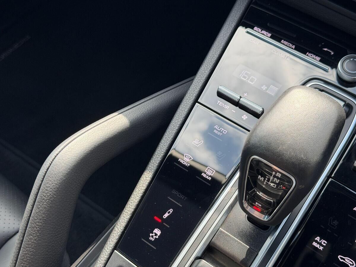 Porsche Cayenne Cayenne Gallery Image