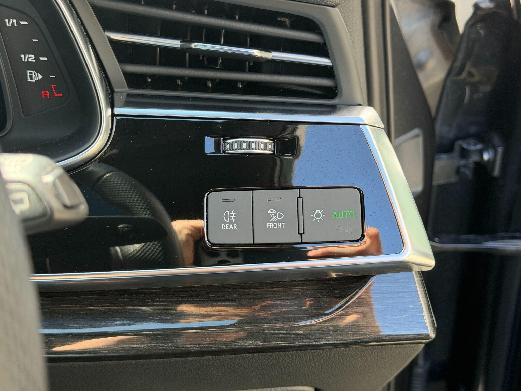 Audi SQ7 SQ7 Gallery Image