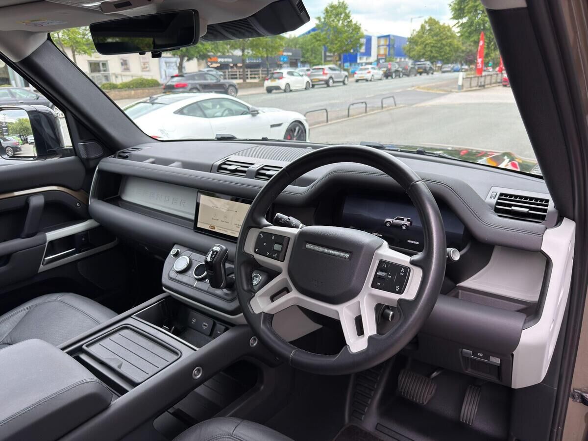 Land Rover Defender 90 Defender 90 Gallery Image