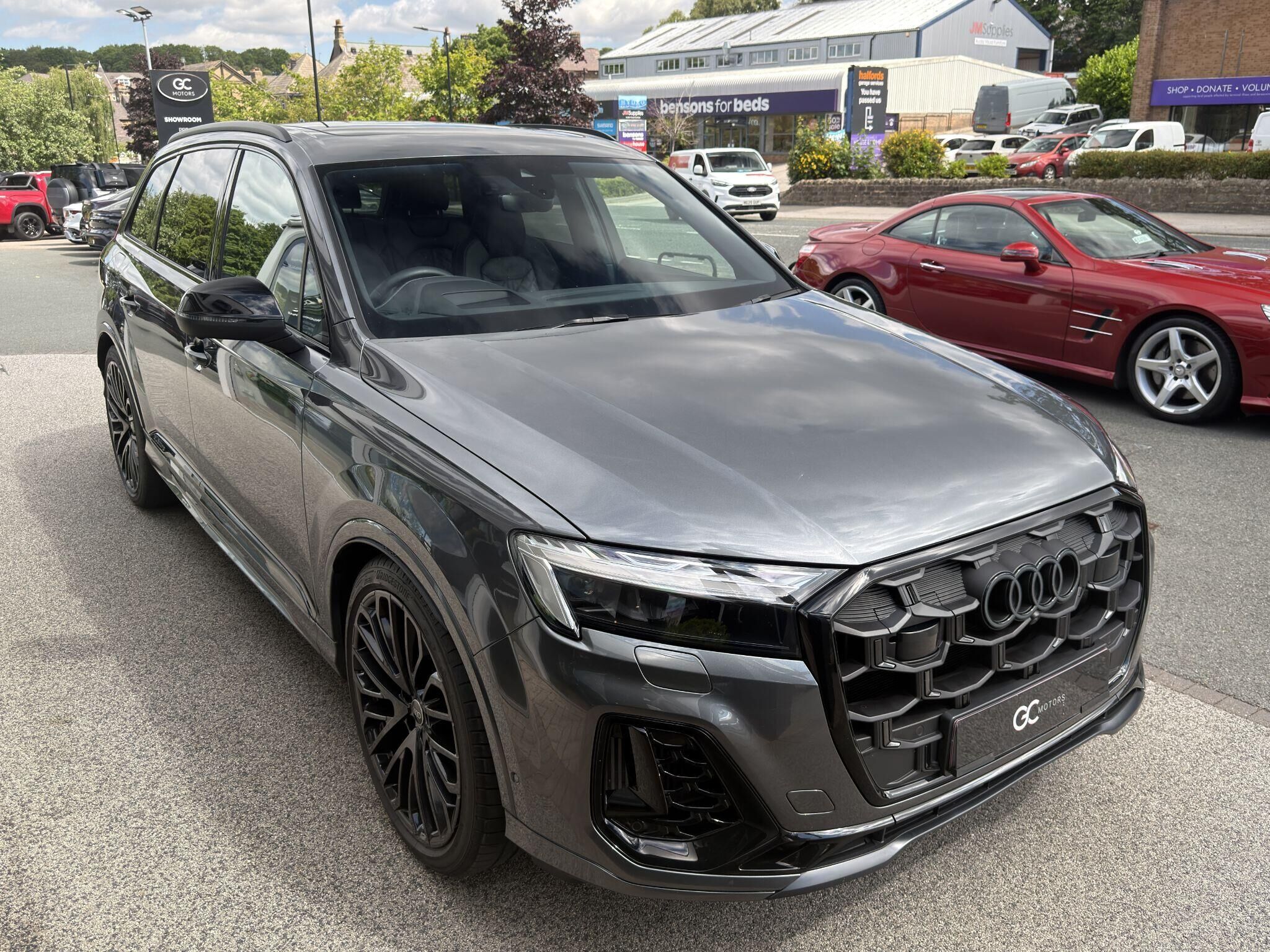 Audi SQ7 SQ7 Gallery Image