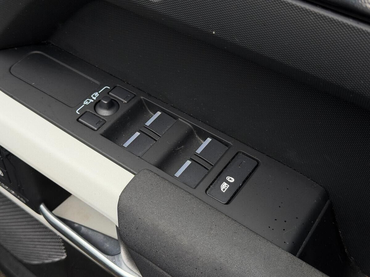 Land Rover Defender 110 Defender 110 Gallery Image
