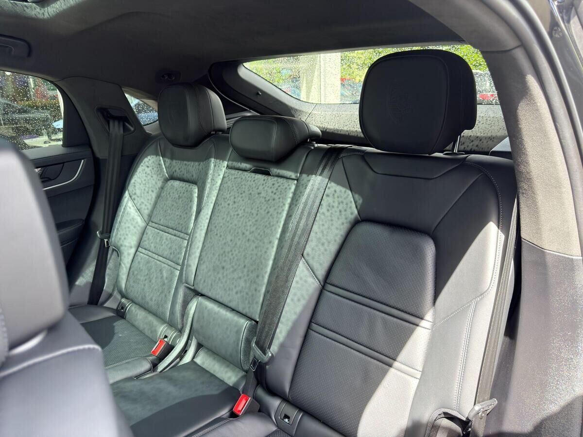 Porsche Cayenne Cayenne Gallery Image