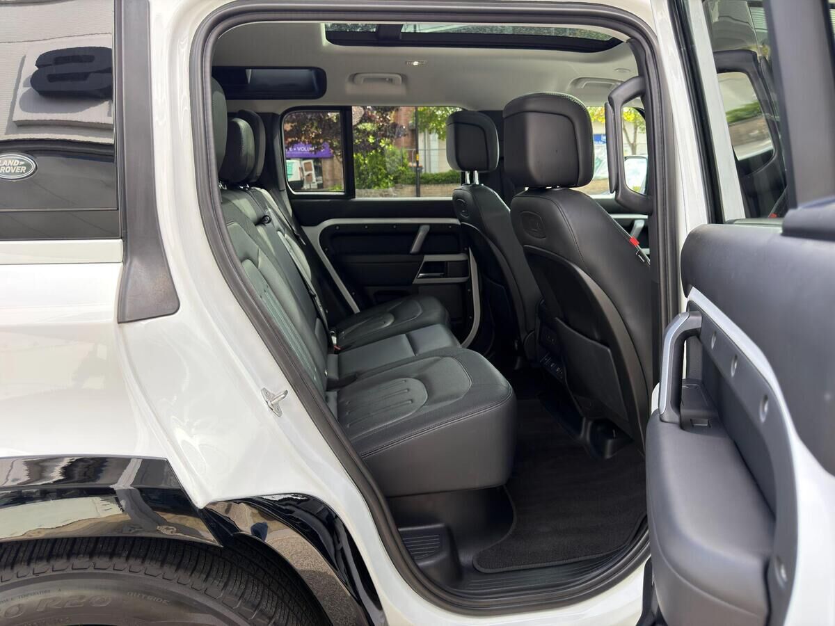 Land Rover Defender 110 Defender 110 Gallery Image
