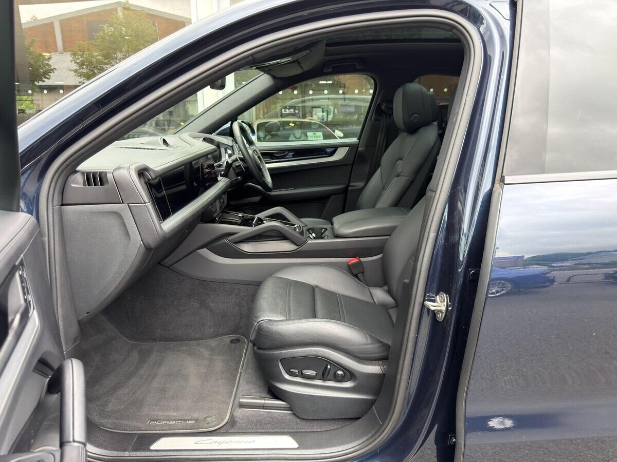 Porsche Cayenne Cayenne Gallery Image