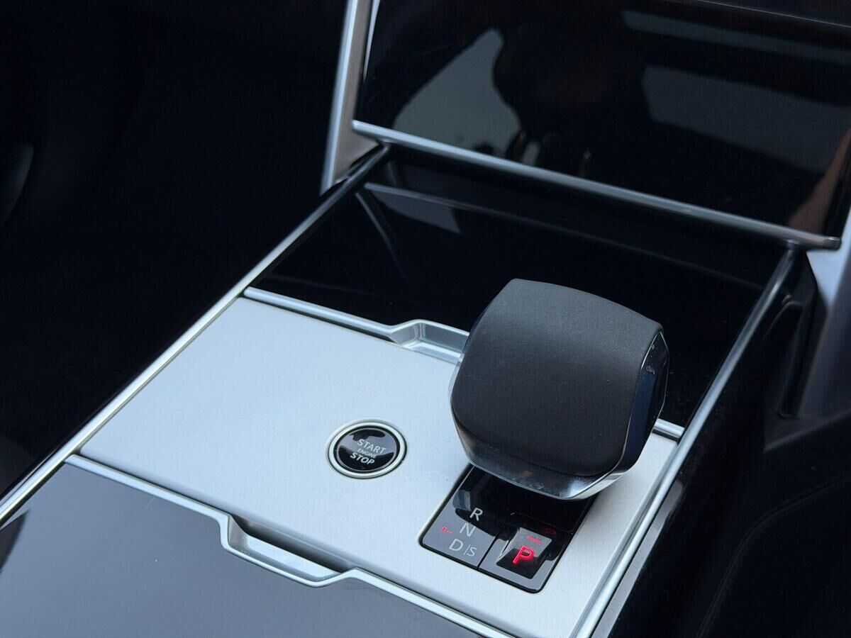 Land Rover Range Rover Range Rover Gallery Image