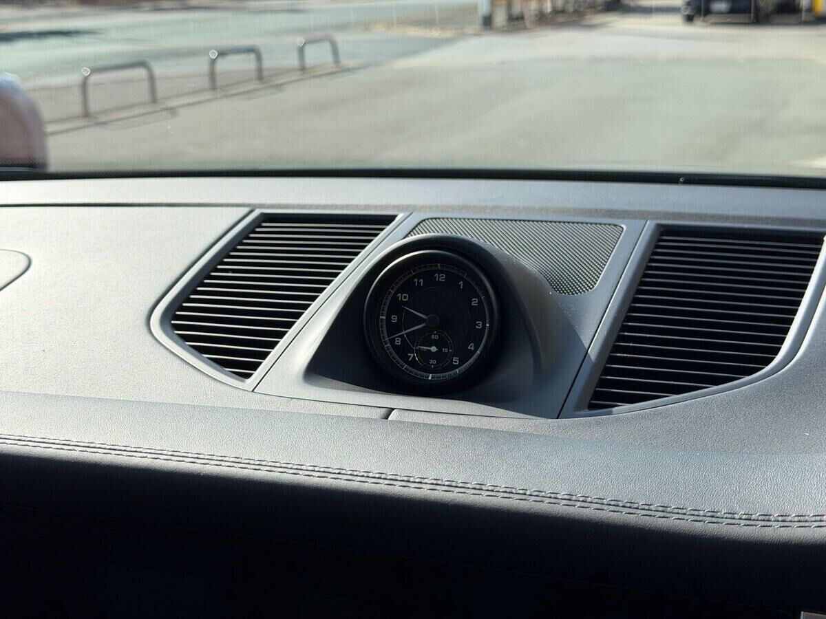 Porsche Macan Macan Gallery Image