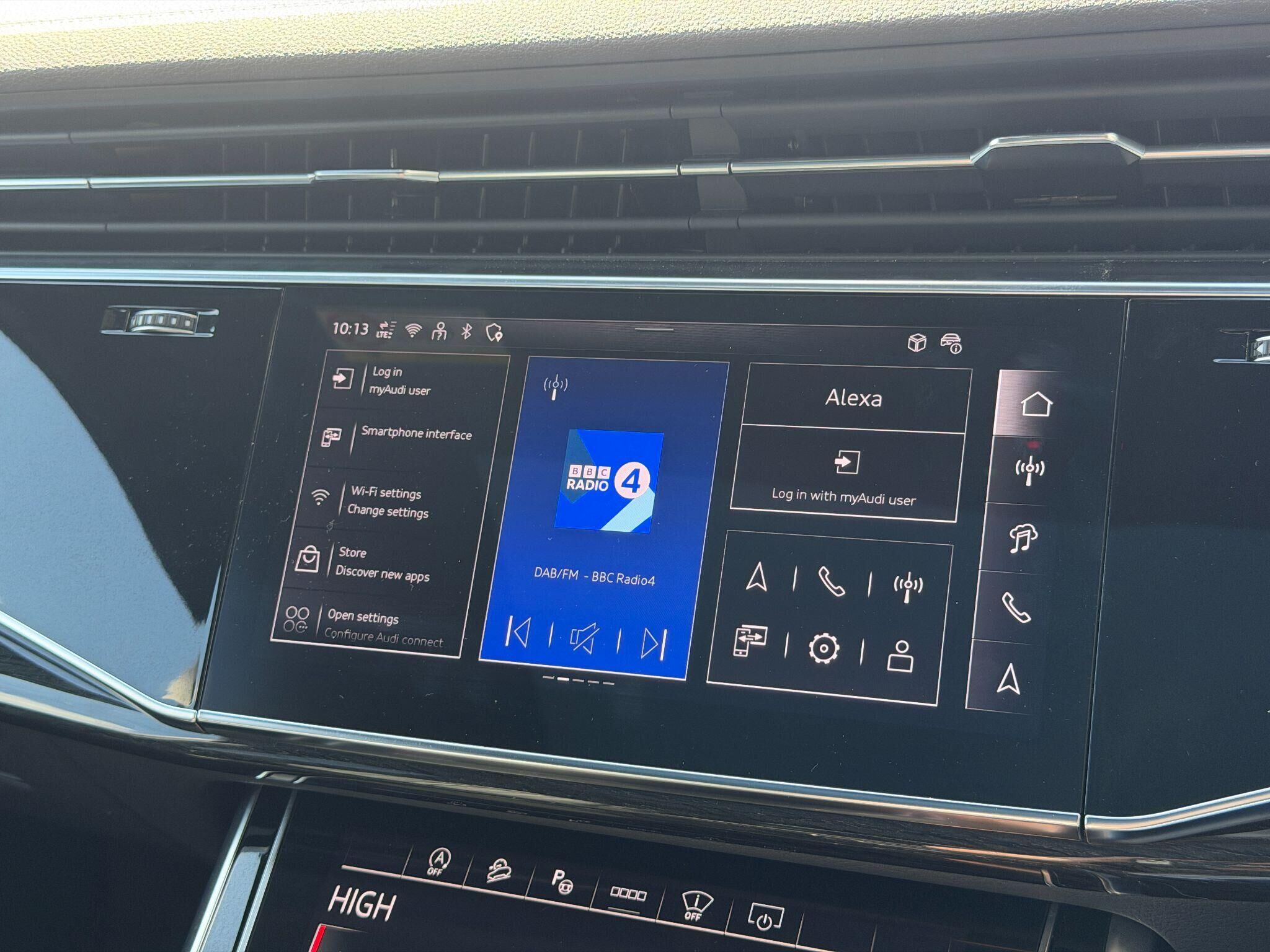 Audi SQ7 SQ7 Gallery Image