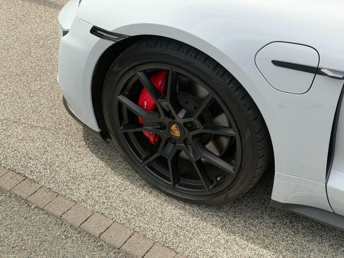 Porsche Taycan Taycan Gallery Image