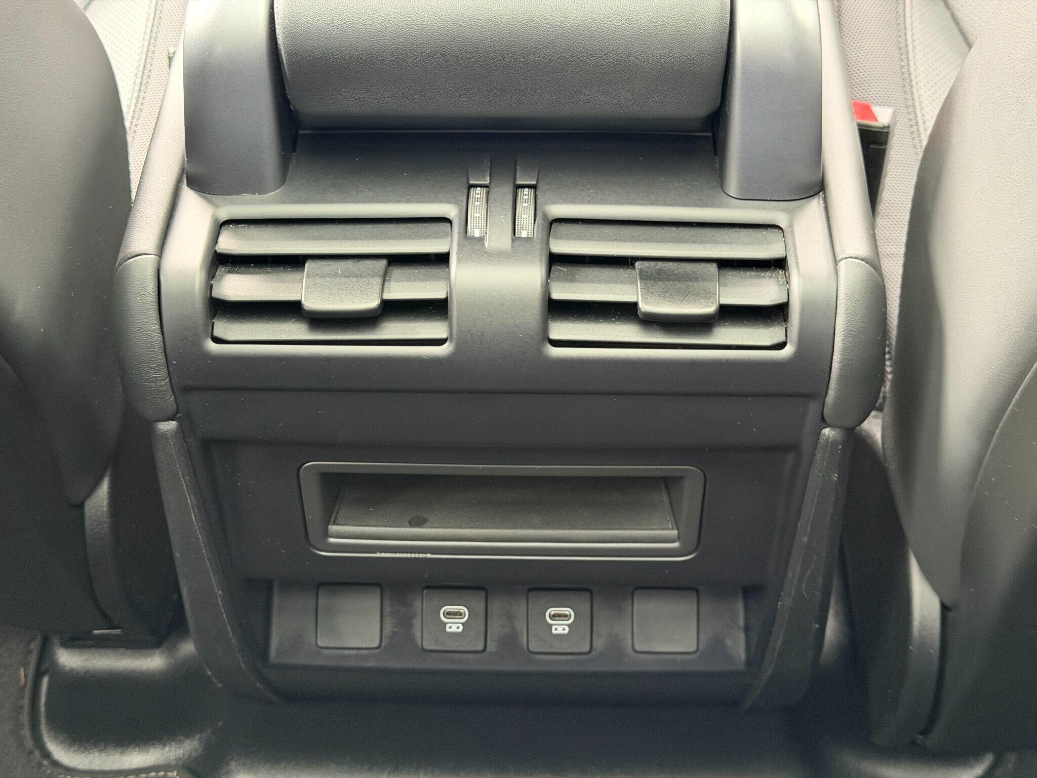 Land Rover Defender 110 Defender 110 Gallery Image