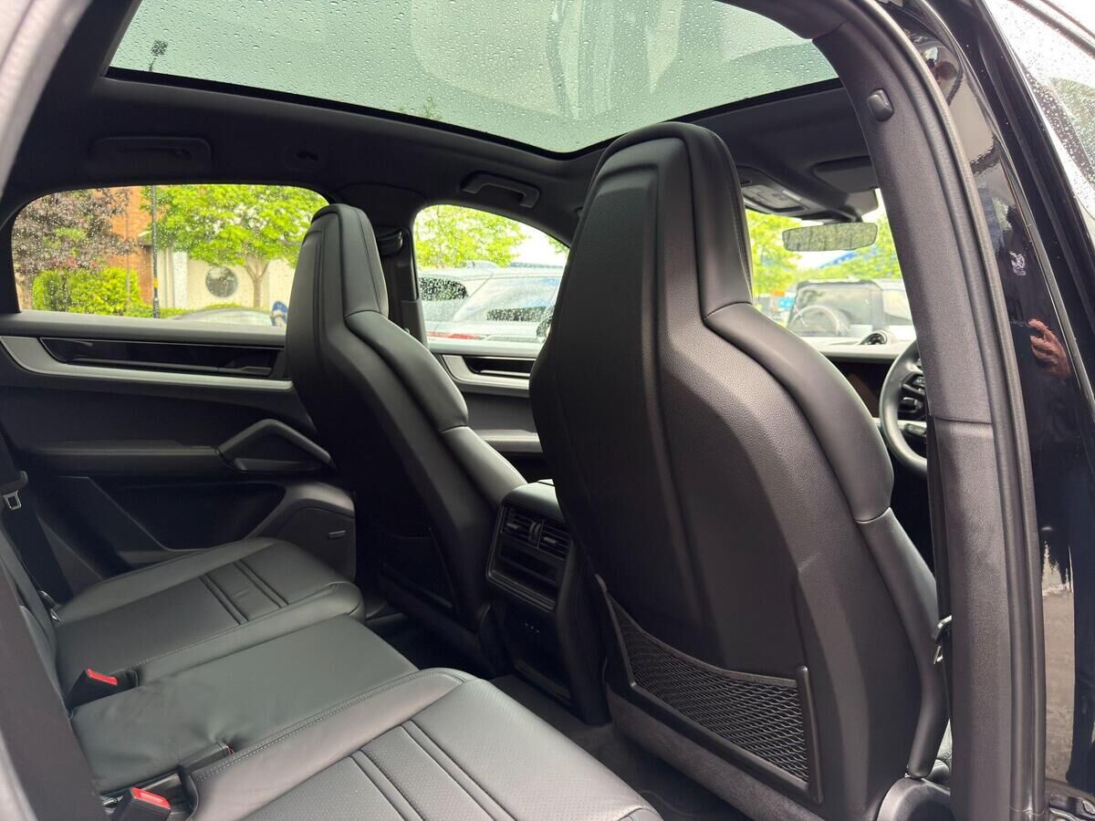 Porsche Cayenne Cayenne Gallery Image