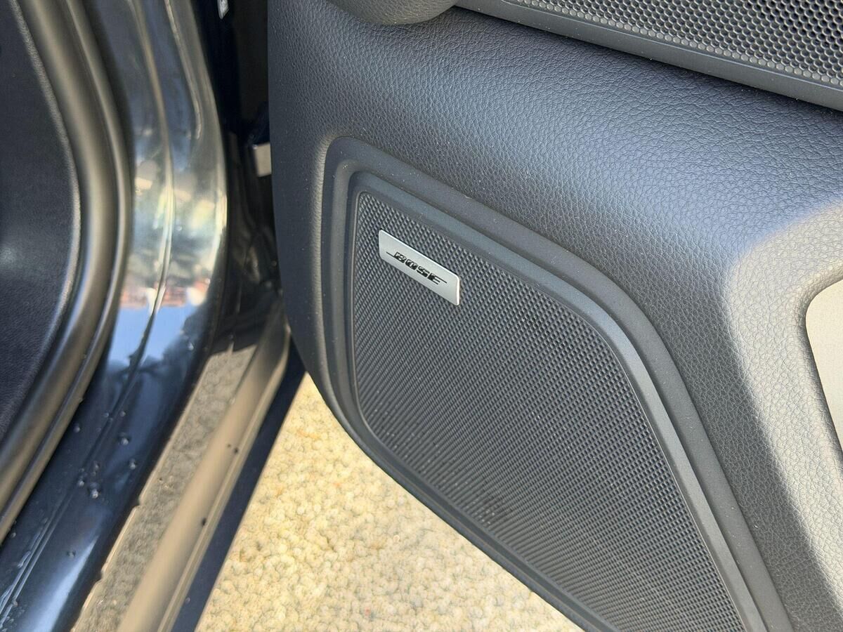Porsche Macan Macan Gallery Image