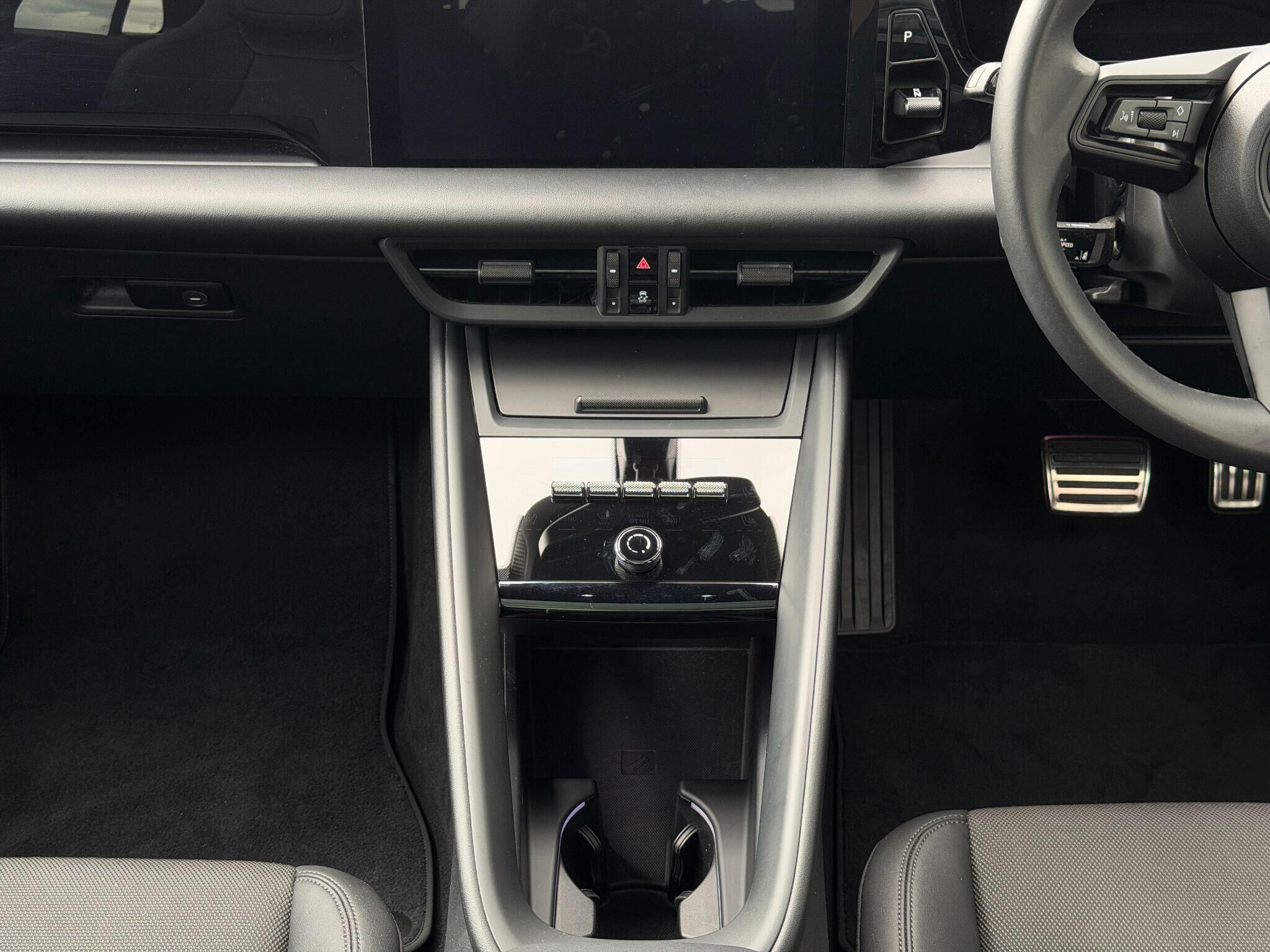 Porsche Macan Macan Gallery Image