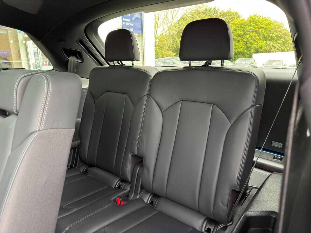 Audi SQ7 SQ7 Gallery Image