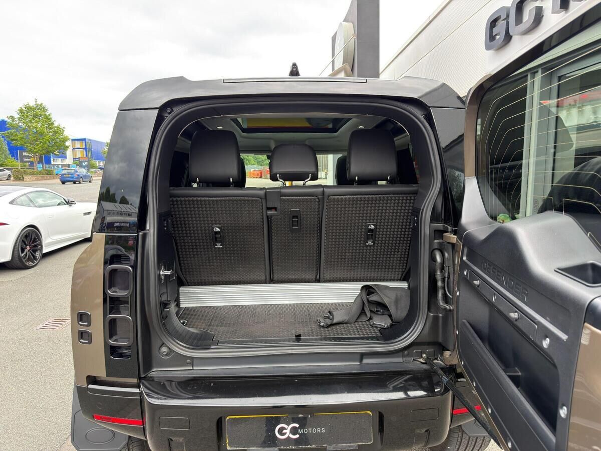 Land Rover Defender 90 Defender 90 Gallery Image