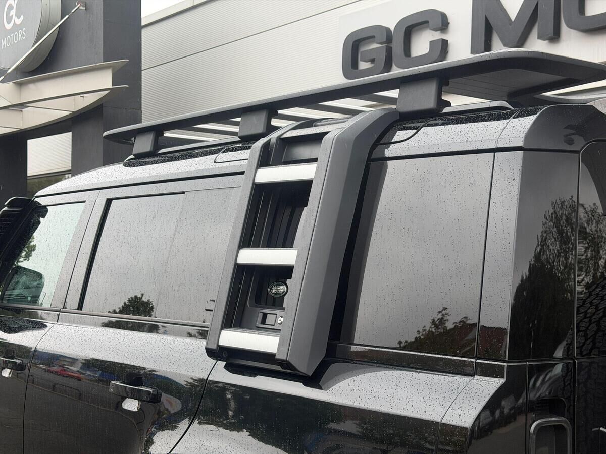 Land Rover Defender 110 Defender 110 Gallery Image