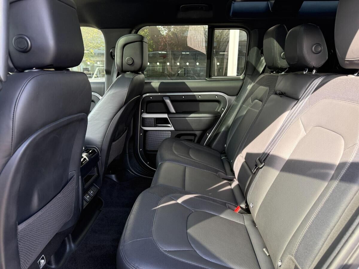 Land Rover Defender 110 Defender 110 Gallery Image