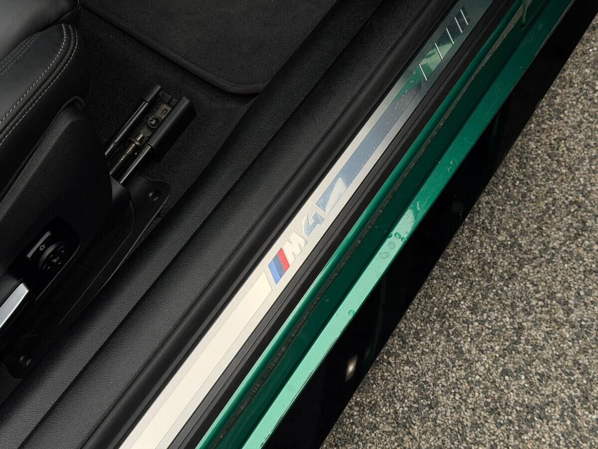 BMW M4 M4 Gallery Image