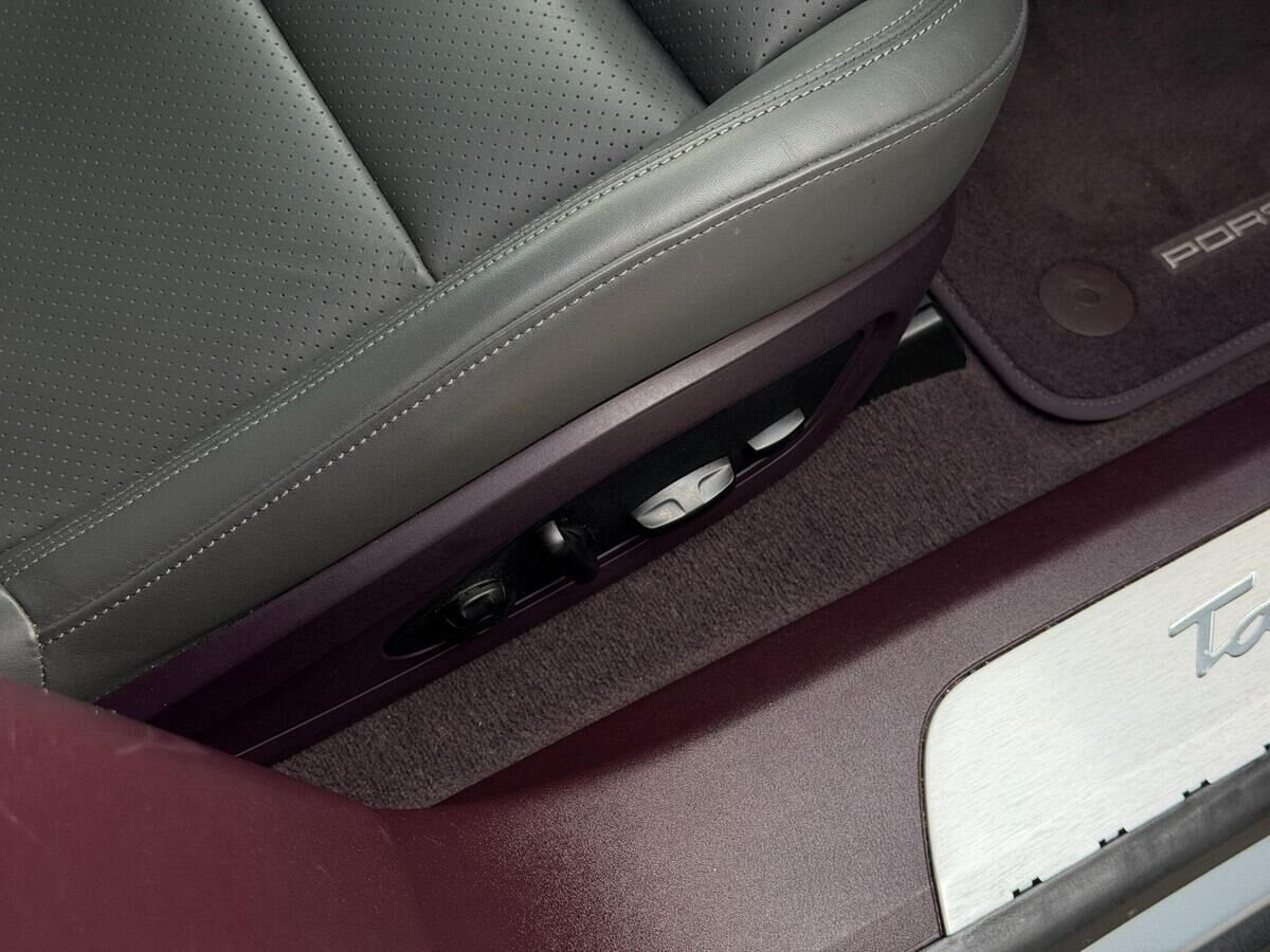 Porsche Taycan Taycan Gallery Image
