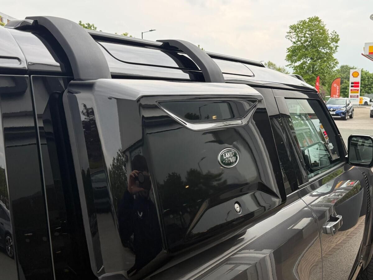 Land Rover Defender 90 Defender 90 Gallery Image