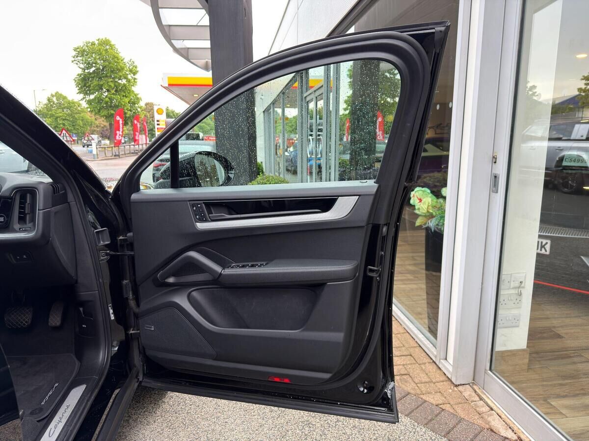 Porsche Cayenne Cayenne Gallery Image