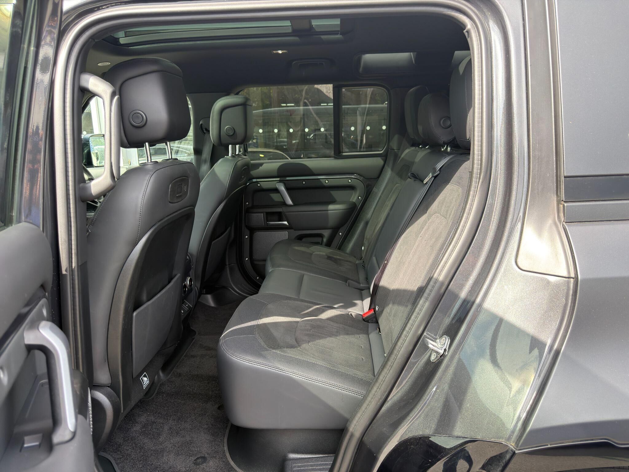 Land Rover Defender 110 Defender 110 Gallery Image