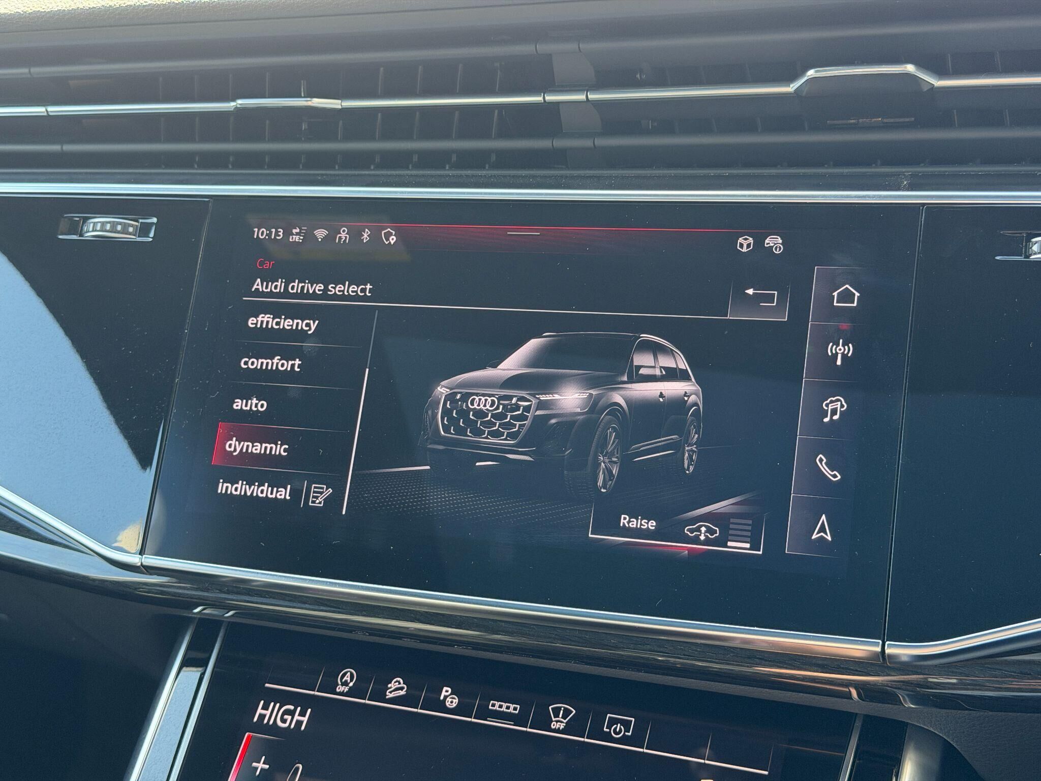Audi SQ7 SQ7 Gallery Image