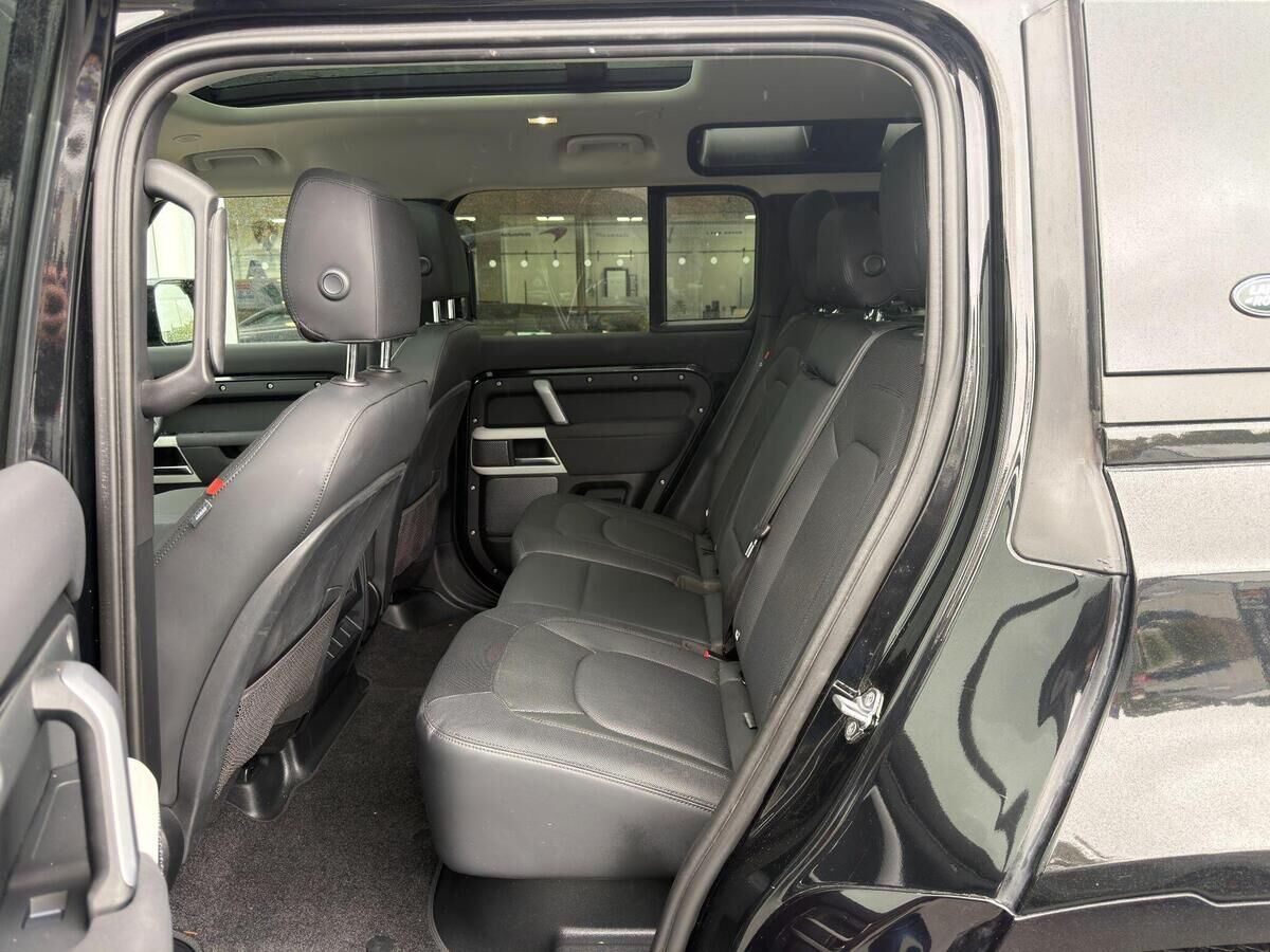Land Rover Defender 110 Defender 110 Gallery Image