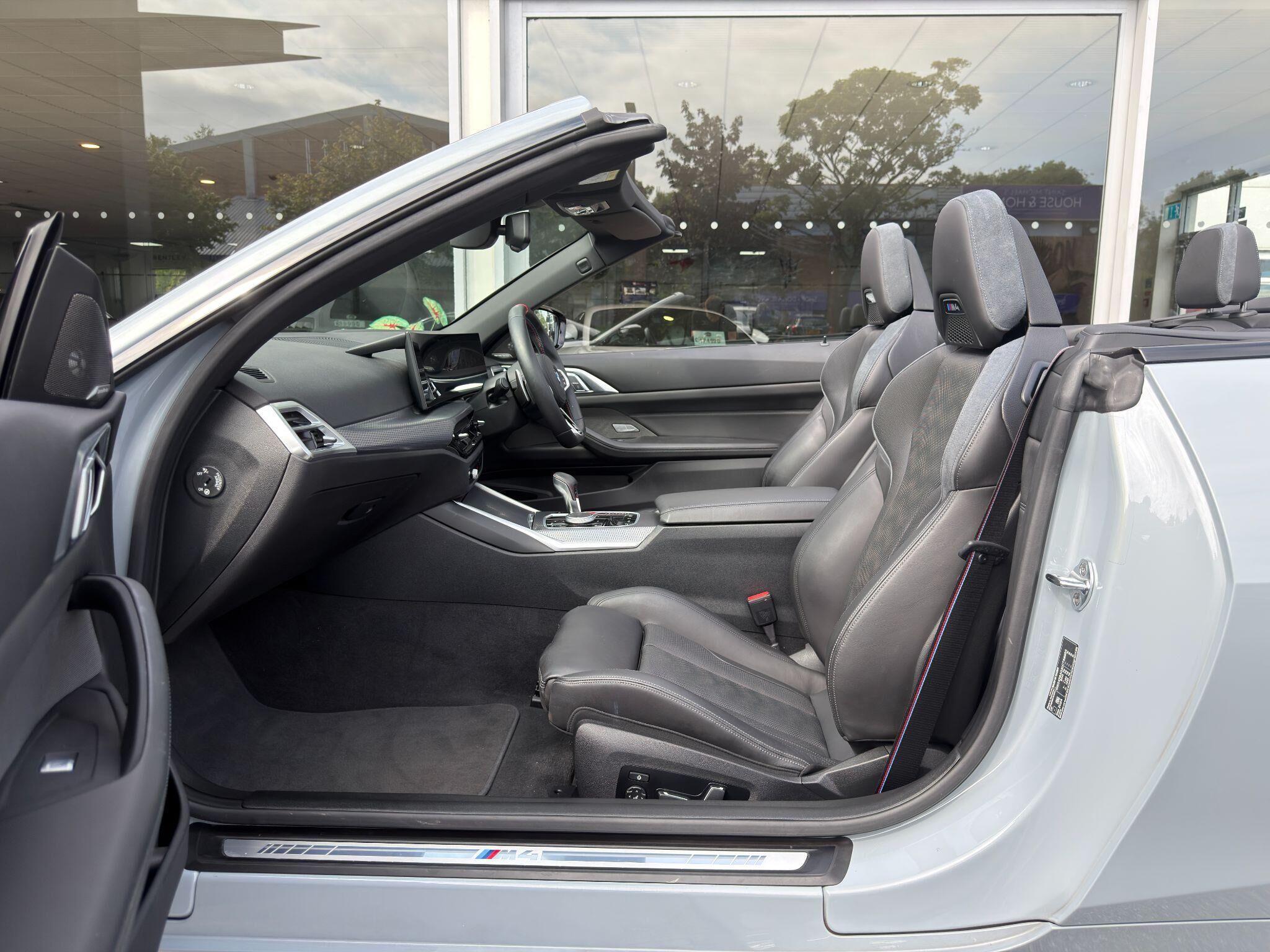 BMW M4 M4 Gallery Image