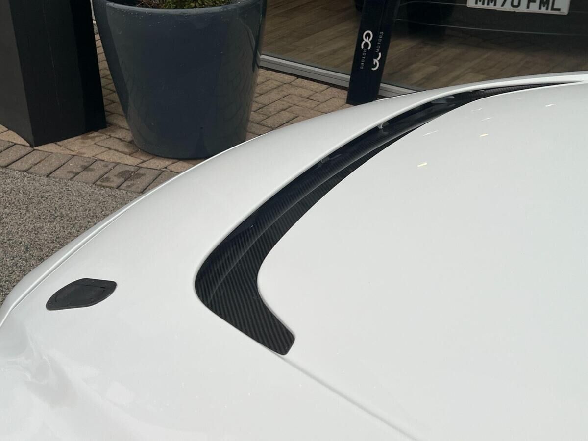 Jaguar XE XE Gallery Image
