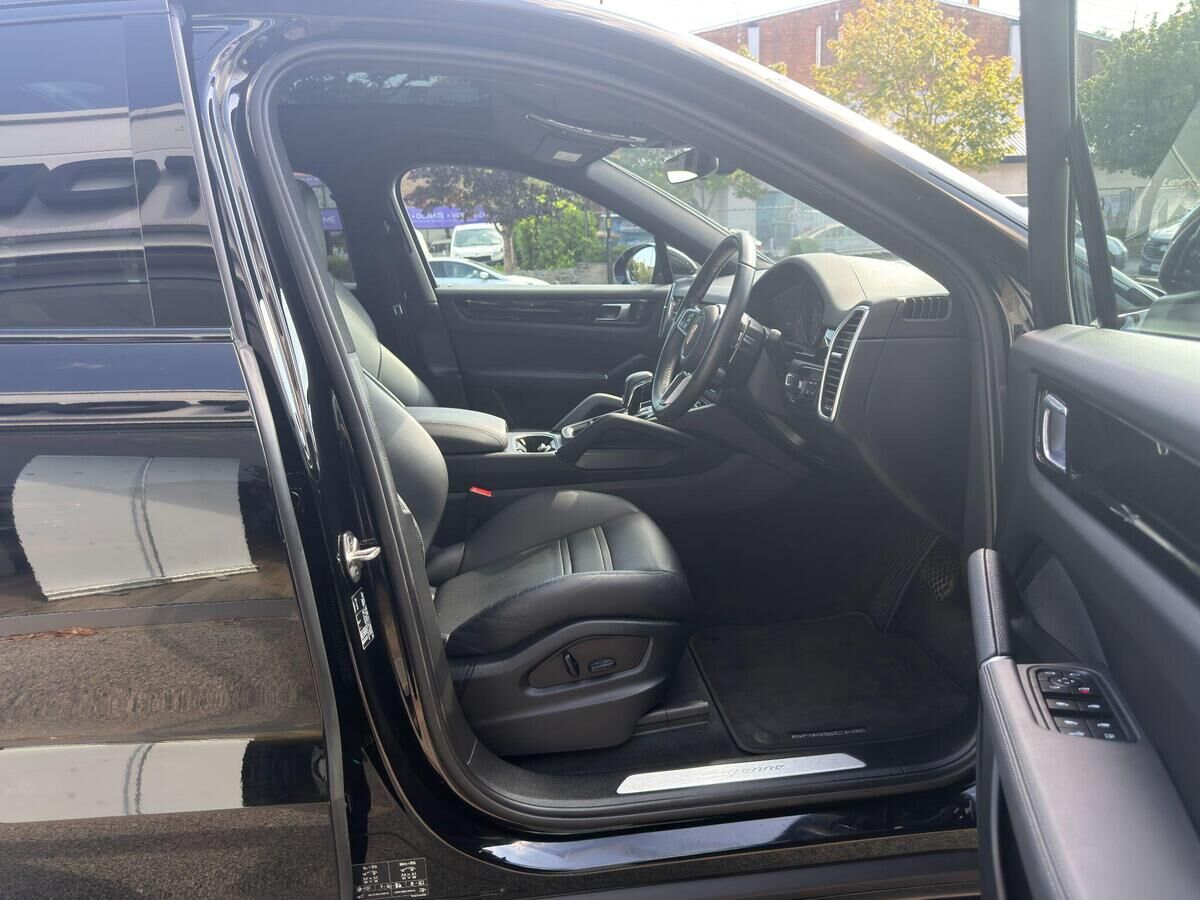 Porsche Cayenne Cayenne Gallery Image
