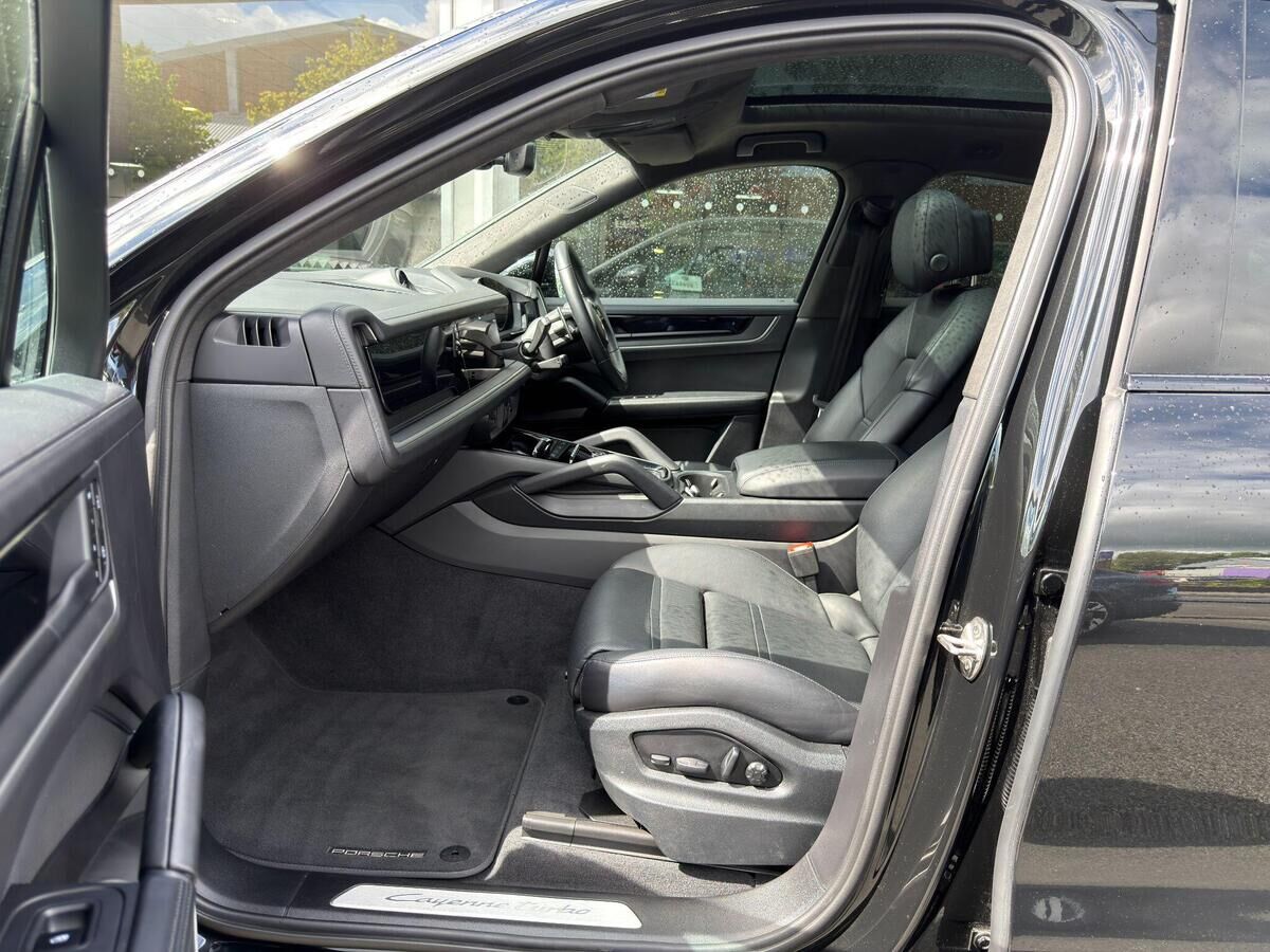 Porsche Cayenne Cayenne Gallery Image